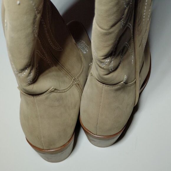 MIA Womens NEW w/Tags Tan Embroidered Tall Cowgirl Boots w/Zipper - sz. 7 1/2 - Picture 4 of 5